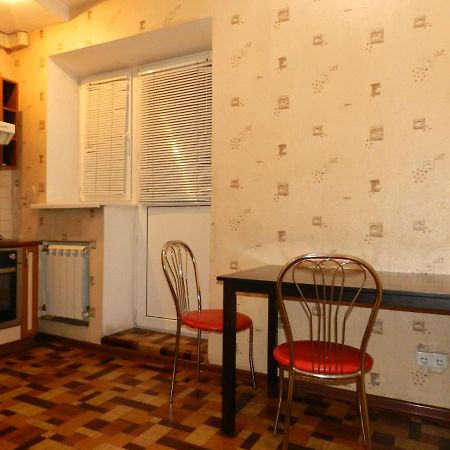 1-Room Apartment 50M2 On Metalurhiv Avenue 17, By Grandhome Zaporizhia Dış mekan fotoğraf