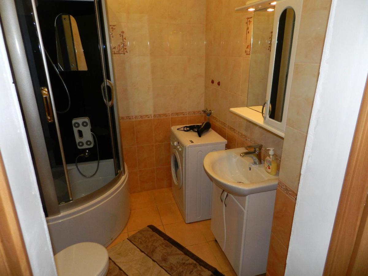 1-Room Apartment 50M2 On Metalurhiv Avenue 17, By Grandhome Zaporizhia Dış mekan fotoğraf