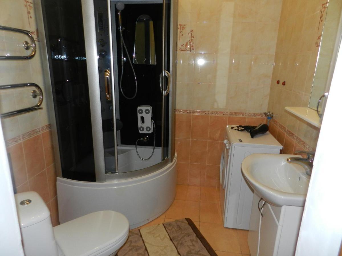 1-Room Apartment 50M2 On Metalurhiv Avenue 17, By Grandhome Zaporizhia Dış mekan fotoğraf